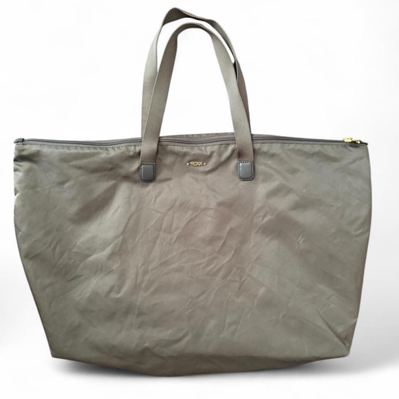 TUMI soft brown passport travel tote. Excellent condition. Luggage pass through - Picture 1 of 8